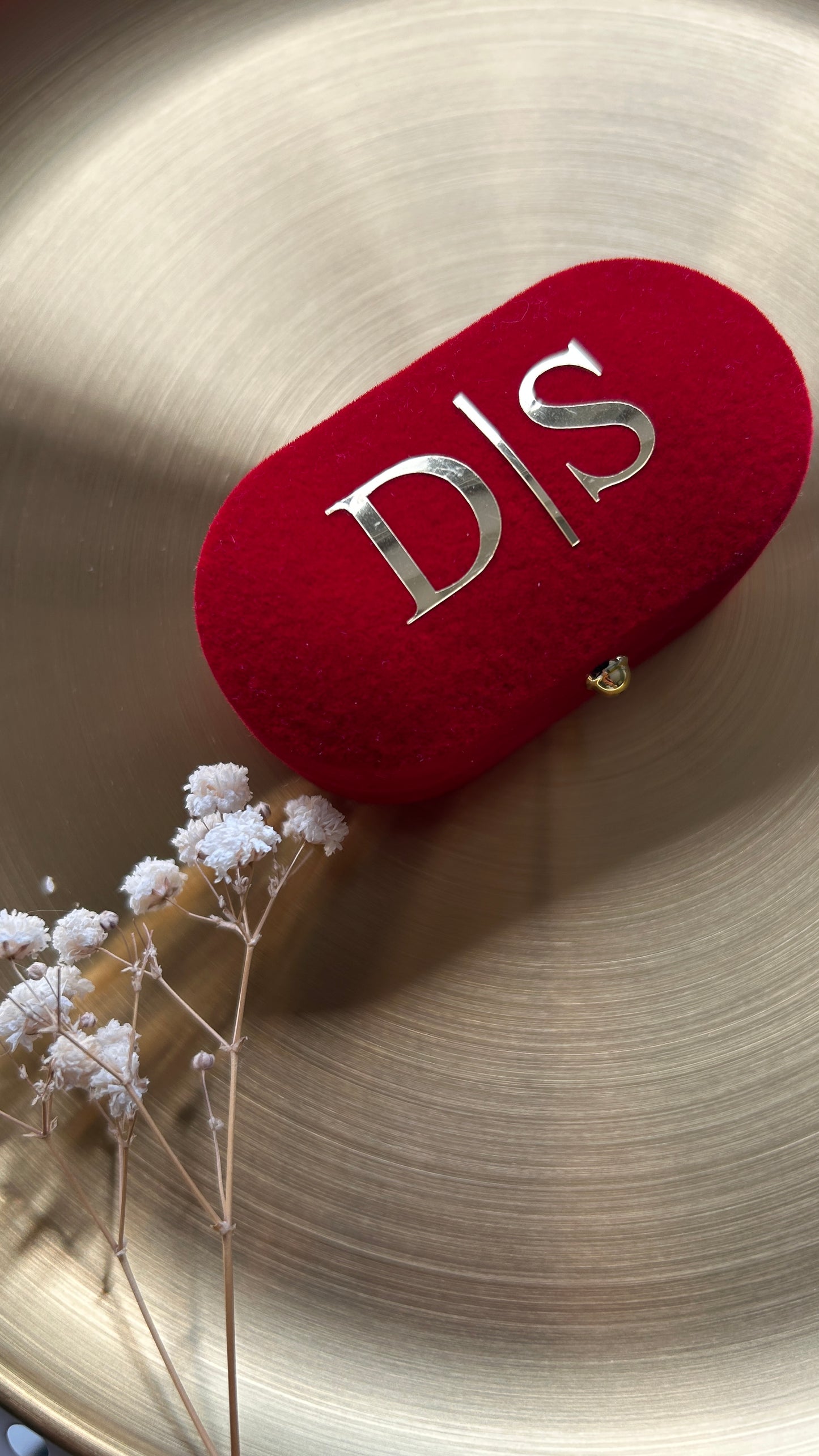 Aangepaste fluwelen ringdoos